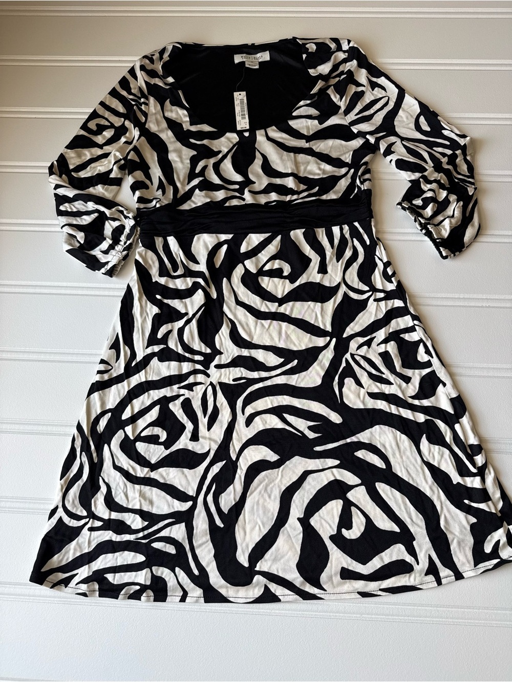 White House Black Market Dress Medium High Waisted Scoop Neck Jersey NEW 2075